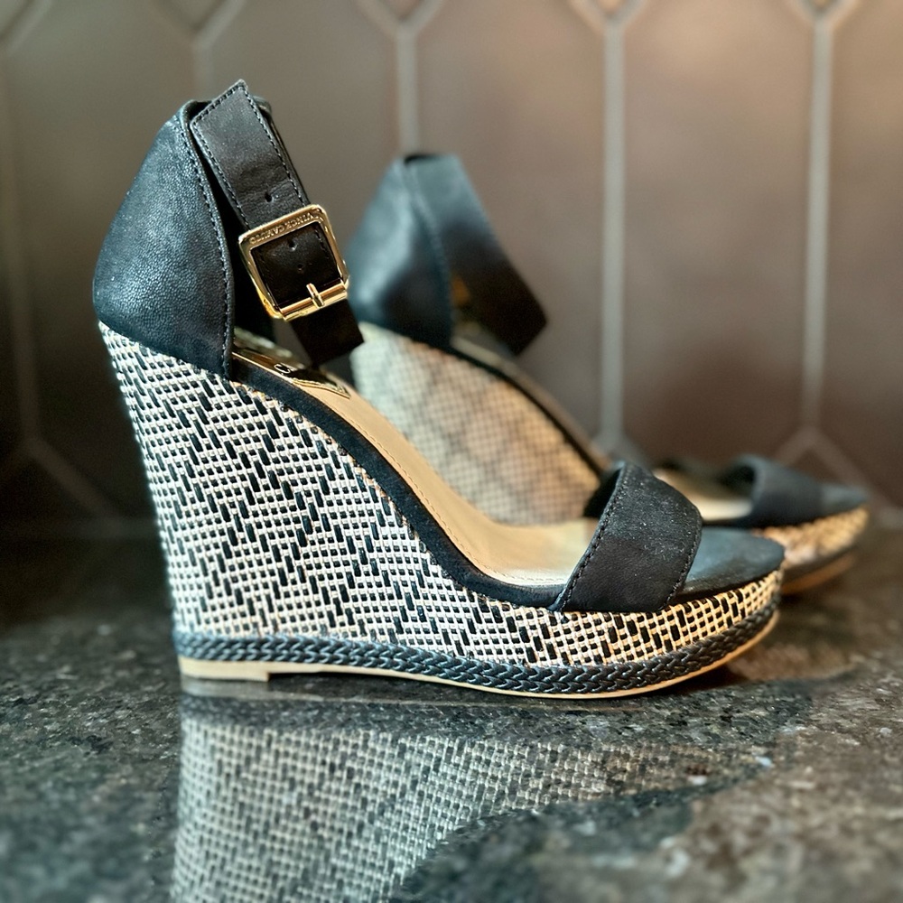 Vince Camuto Wedge black and cream size 6 with ankle strap